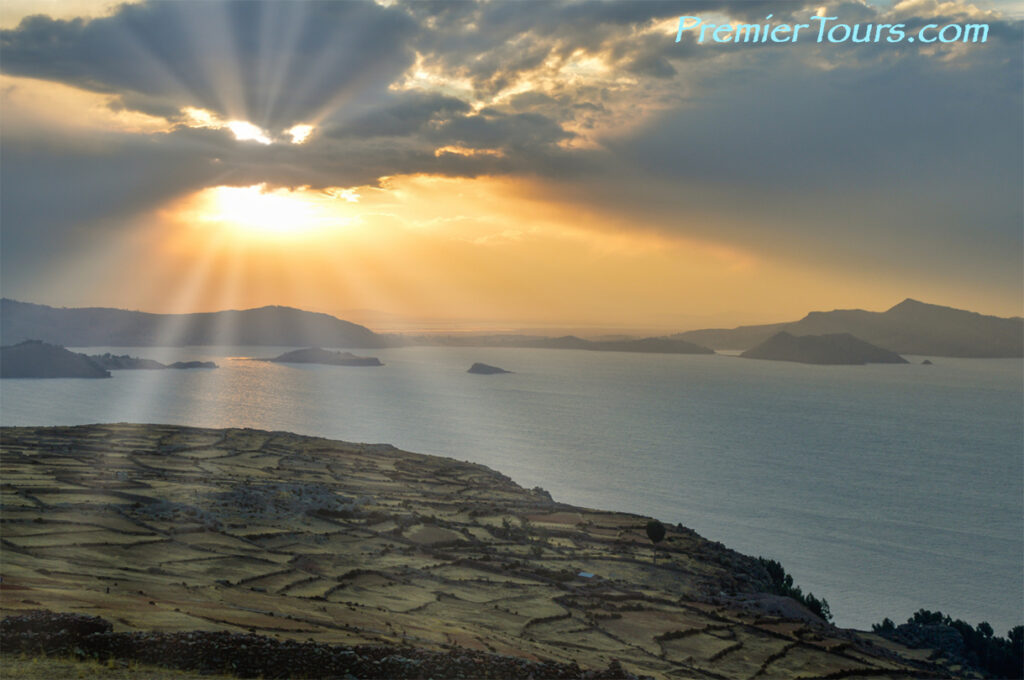 4 Great Destinations in Peru - Lake Titicaca